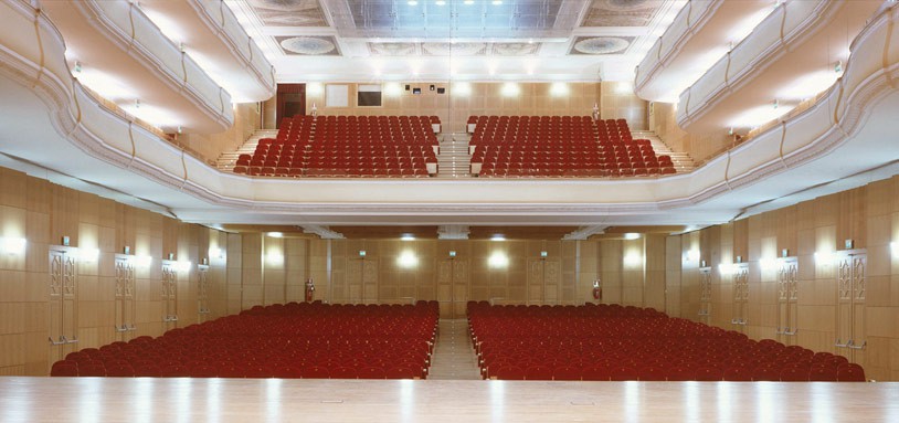 Teatro Manzoni, Bologna