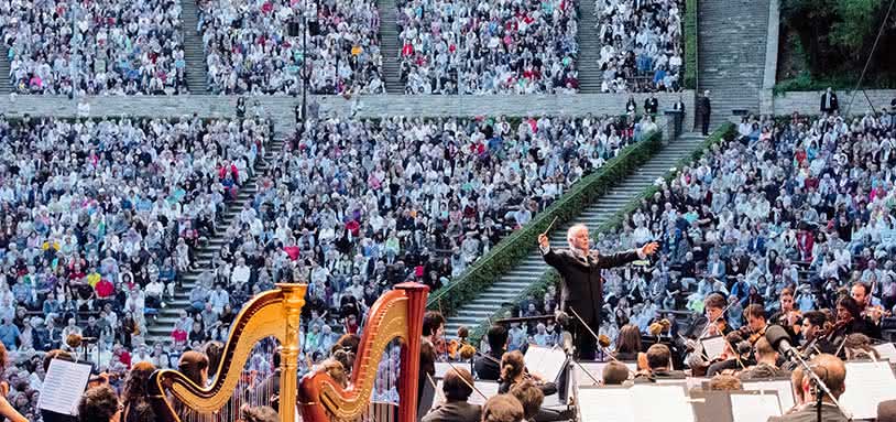 Daniel Barenboim & West-Eastern Divan Orchestra © Kai Heimberg